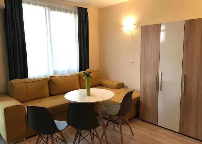 公寓 студио приятели