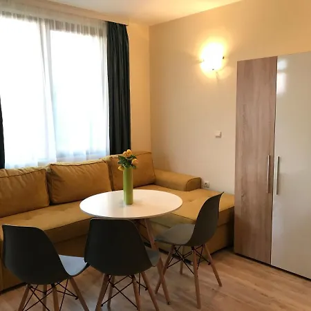 Apartament студио приятели